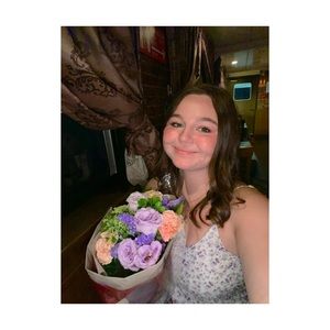 hi everyone! i’m anna 🩷